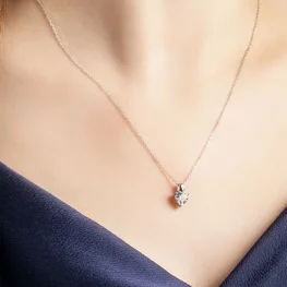 So Chic Kalpli Tektaş 18 Ayar Beyaz Altın Kaplama Gümüş Kolye