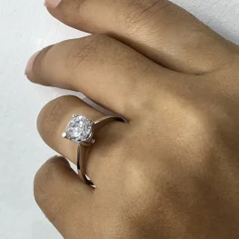 E Işıklı Kutuda 1 Carat Kadın Yüzük  Beyaz